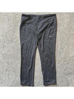 Nike Dri-FIT Women’s size M Gray Black Patterned Cropped Athletic Leggings